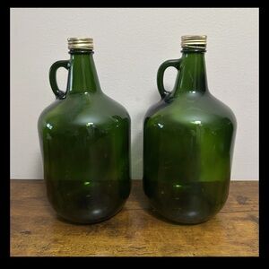 Set of 2 Vtg Dark Green Glass Jugs - 1 Gallon / 4 Liter Growlers w/ Metal Caps